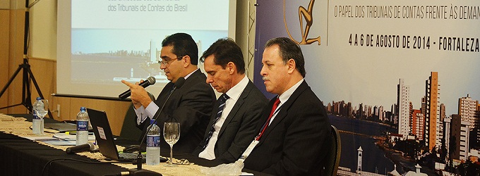 O Conselheiro Corregedor do Tribunal de Contas do Estado de Minas Gerais, Claúdio Couto Terrão, durante o Colégio dos Corregedores e Ouvidores dos Tribunais de Contas (CCOR) agradeceu aos colegas de direção e servidores em sua gestão no Ccor